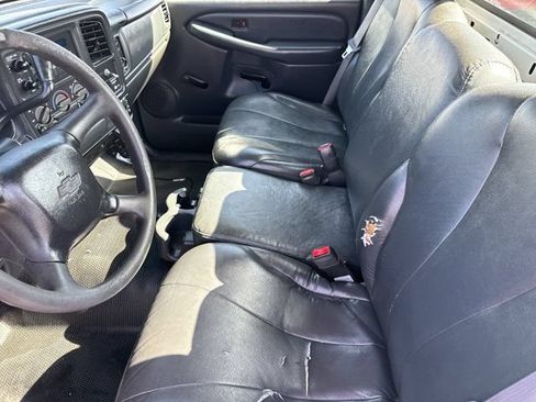 Used 2001 Chevrolet Silverado 1500 2WD Regular Cab w/ Firm Ride Suspension Pkg image 10