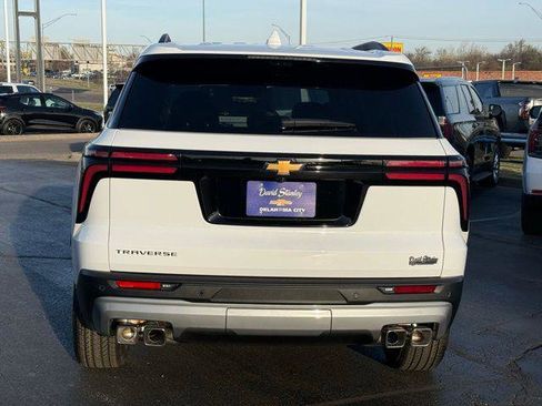New 2026 Chevrolet Traverse LT w/ Driver Confidence Package FWD image 10