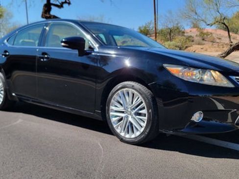 Used 2013 Lexus ES 350 w/ Luxury Pkg image 1