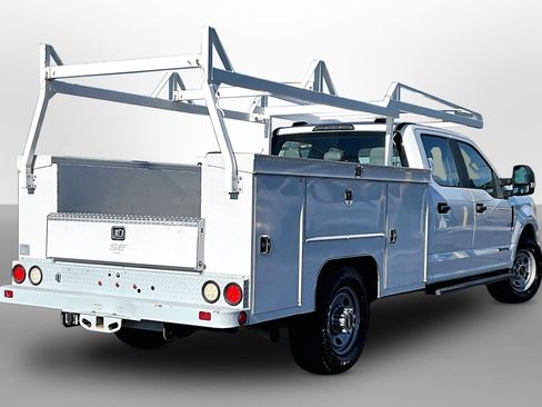 Used 2020 Ford F350 Lariat image 11