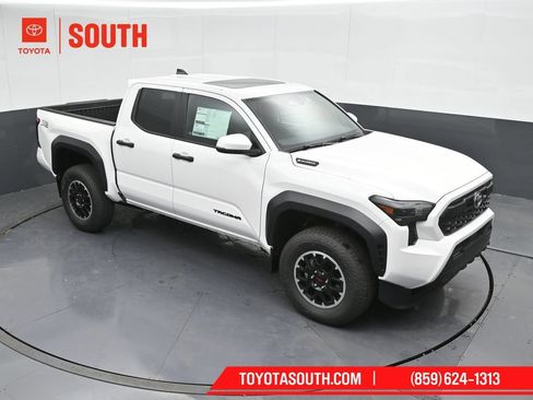 Used 2024 Toyota Tacoma TRD Off-Road w/ TRD Off Road Upgrade Package AWD/4WD image 51