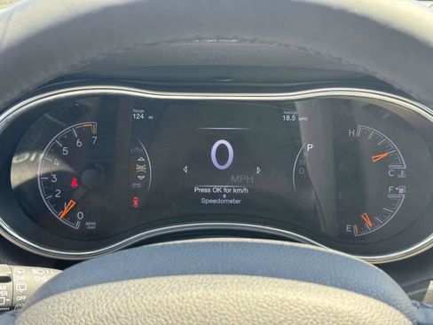 Used 2018 Jeep Grand Cherokee Altitude AWD/4WD image 23