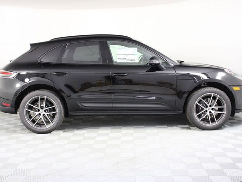 New 2026 Porsche Macan image 8