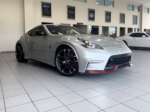 Used 2015 Nissan 370Z NISMO RWD image 47