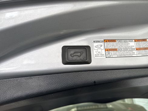 Certified 2018 Toyota RAV4 XLE image 11