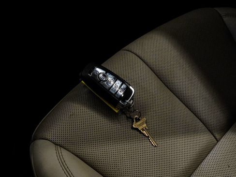 Used 2022 Lincoln Corsair AWD w/ Premium Package image 61