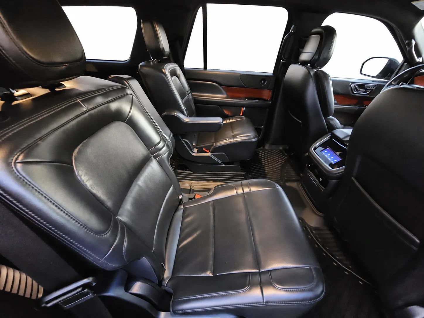 Used 2023 Lincoln Navigator 2WD image 11