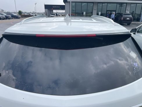 Used 2017 Cadillac XT5 Luxury w/ Driver Awareness Package image 5