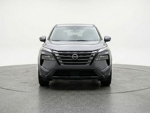 Used 2025 Nissan Rogue SV AWD/4WD image 2