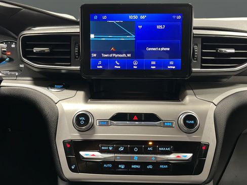 Used 2023 Ford Explorer XLT w/ Equipment Group 202A AWD/4WD image 14