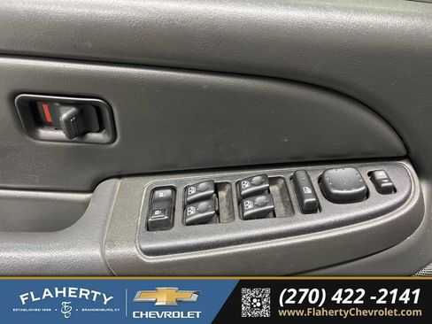 Used 2005 GMC Sierra 2500 SLE w/ Heavy-Duty Power Package image 19