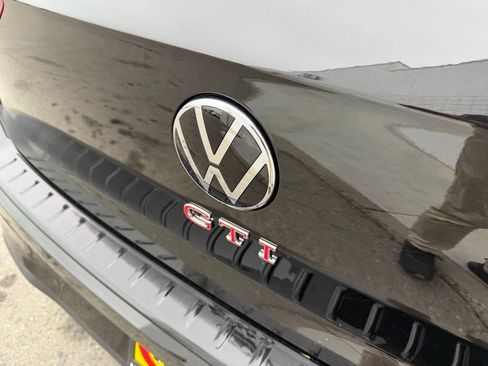 New 2026 Volkswagen GTI SE FWD image 11