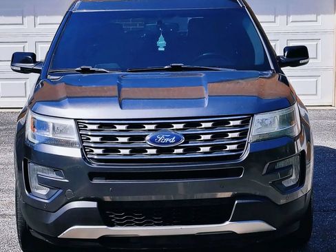 Used 2016 Ford Explorer XLT w/ Equipment Group 202A AWD/4WD image 6