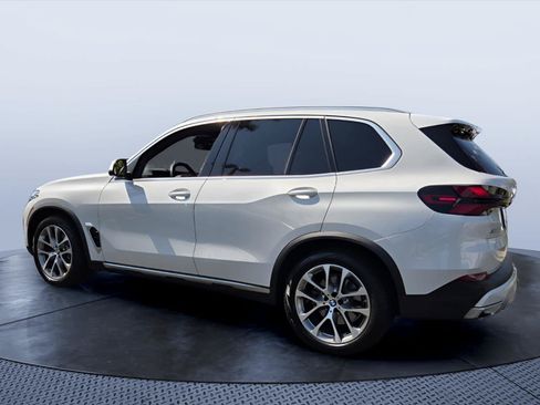 Used 2024 BMW X5 xDrive40i w/ Premium Package AWD/4WD image 4