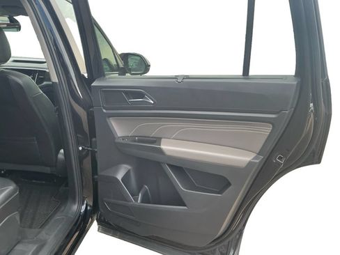 Used 2023 Volkswagen Atlas SE w/ Panoramic Sunroof Package AWD/4WD image 18