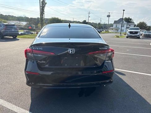 Used 2022 Honda Civic Touring image 7