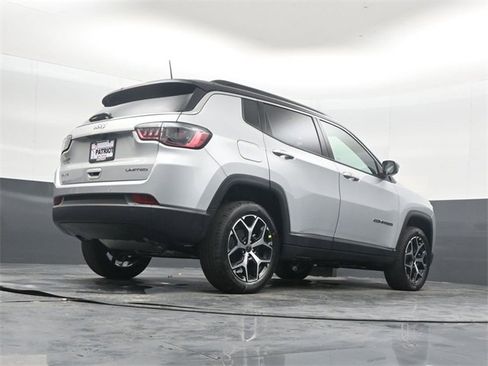 New 2026 Jeep Compass Limited image 38