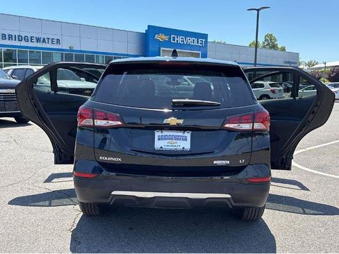 Used 2023 Chevrolet Equinox LT FWD image 12