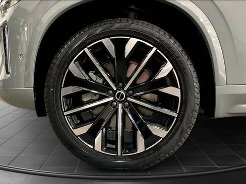 New 2026 Volvo XC90 B6 Plus w/ Protection Package Premier AWD/4WD image 14