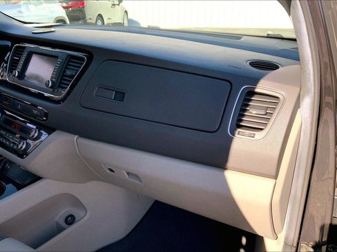 Used 2017 Kia Sedona EX image 14