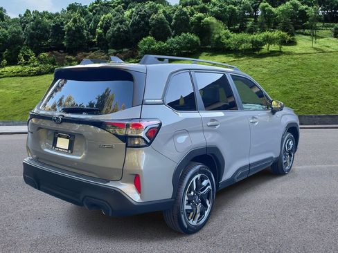 Used 2025 Subaru Forester Limited w/ Popular Package image 5
