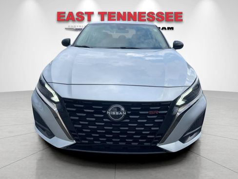 Used 2024 Nissan Altima 2.5 SR FWD image 9