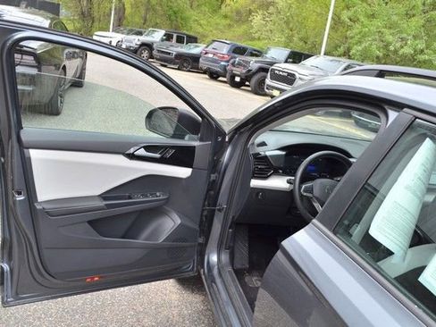 Used 2025 Volkswagen Taos S AWD/4WD image 15