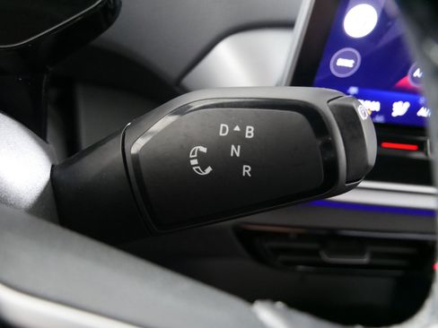 Used 2024 Volkswagen ID.4 Pro image 24