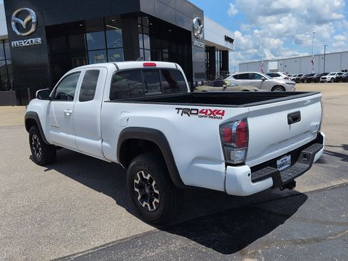 Used 2021 Toyota Tacoma TRD Off-Road w/ Technology Package AWD/4WD image 5