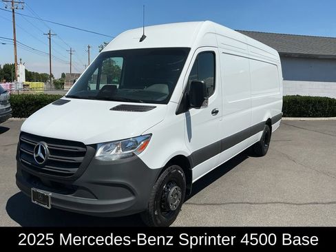 Used 2025 Mercedes-Benz Sprinter 4500 image 1