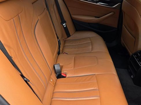 Used 2019 BMW 530e w/ M Sport Package RWD image 43