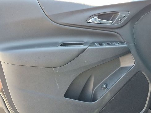 Used 2023 Chevrolet Equinox LT image 13