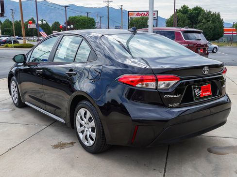 Used 2025 Toyota Corolla LE FWD image 6