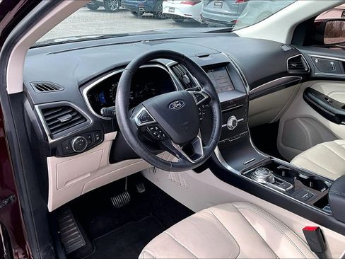 Used 2019 Ford Edge Titanium image 17