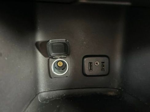 Used 2017 GMC Acadia SLT image 24