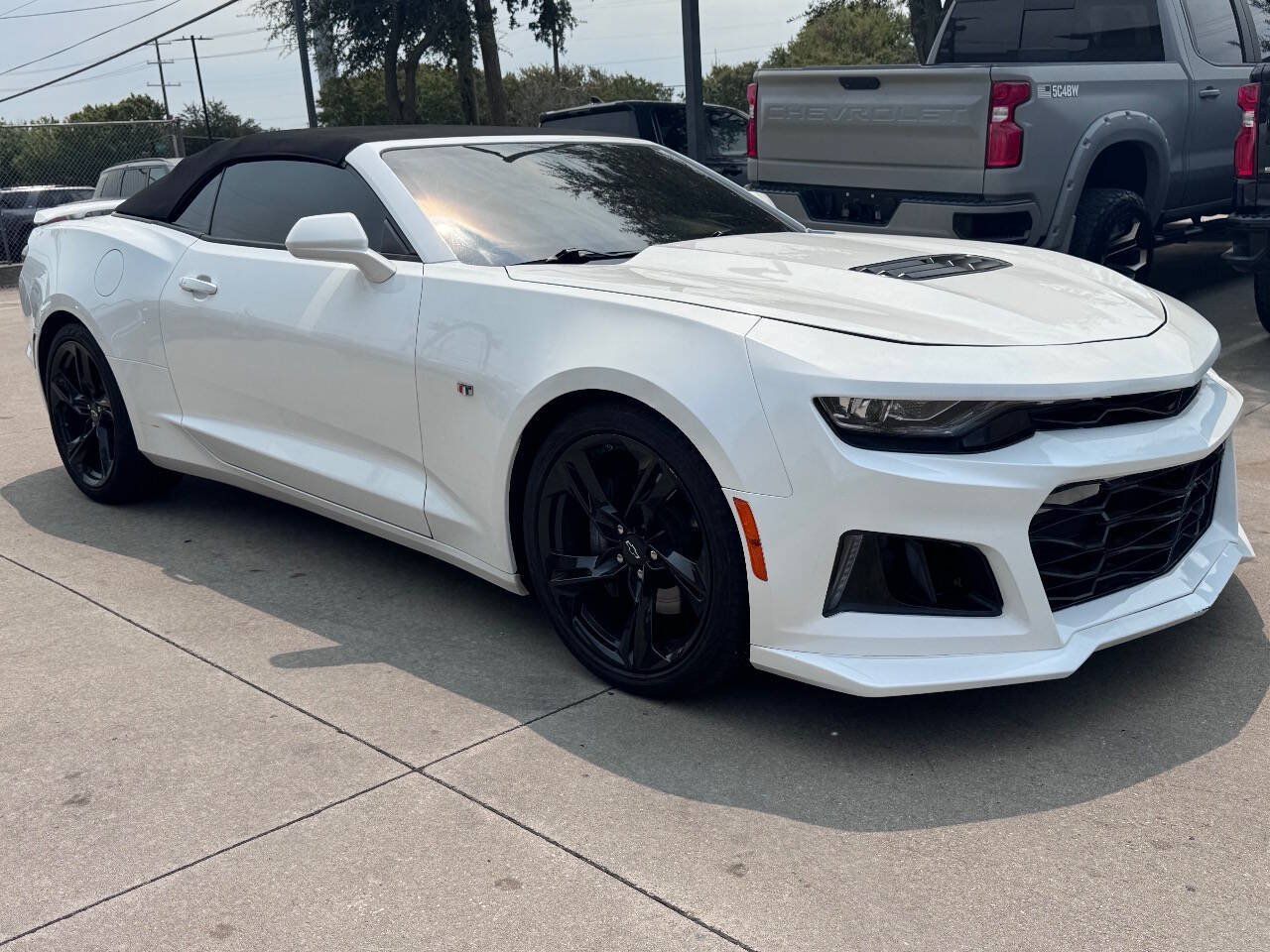 Used 2020 Chevrolet Camaro SS RWD image 3