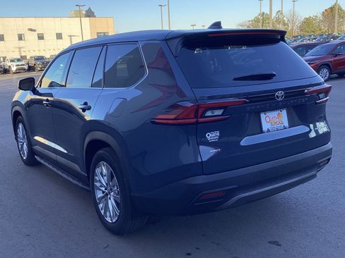 New 2026 Toyota Grand Highlander Platinum image 11