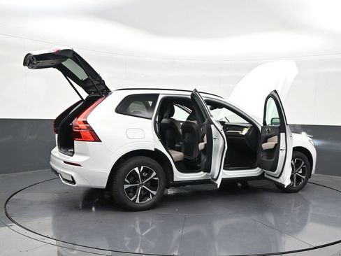 Used 2026 Volvo XC60 B5 Core AWD/4WD image 29