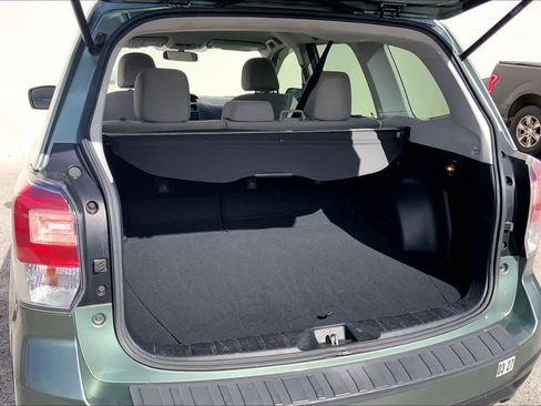 Used 2017 Subaru Forester 2.5i AWD/4WD image 18