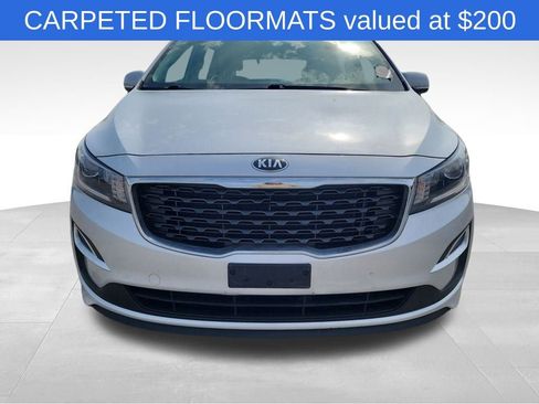 Used 2019 Kia Sedona L image 2