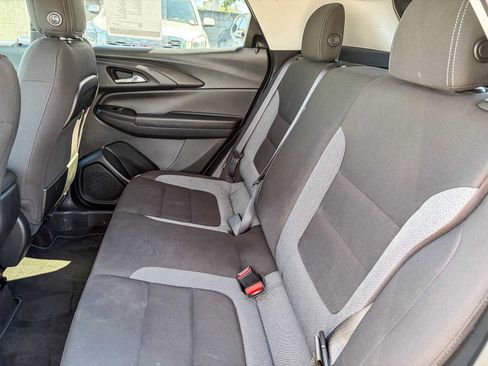 Used 2023 Chevrolet TrailBlazer LT FWD image 18