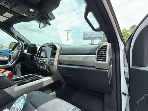 Used 2022 Ford F250 Lariat w/ Lariat Ultimate Package AWD/4WD image 32