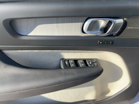 New 2026 Volvo XC40 B5 Ultra w/ Climate Package image 13