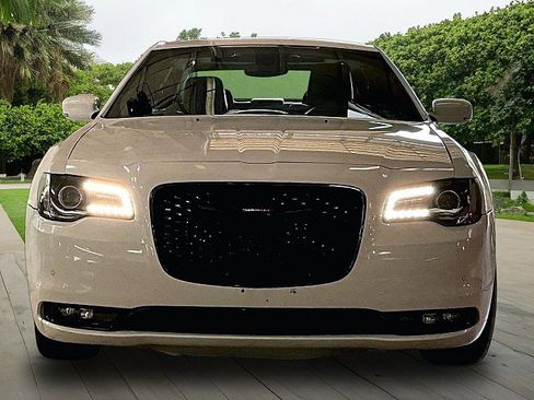 Used 2023 Chrysler 300 S RWD image 2