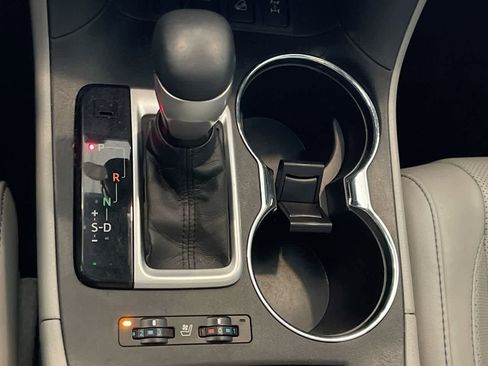 Used 2017 Toyota Highlander Limited image 20