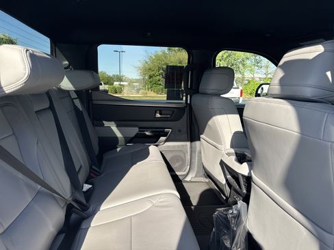 New 2026 Toyota Tundra Limited AWD/4WD image 28