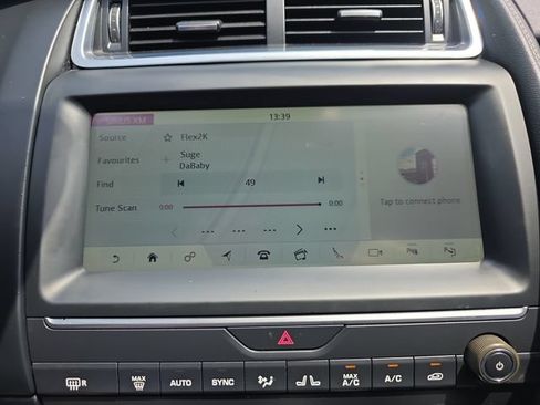 Used 2019 Jaguar E-PACE R-Dynamic SE AWD/4WD image 29