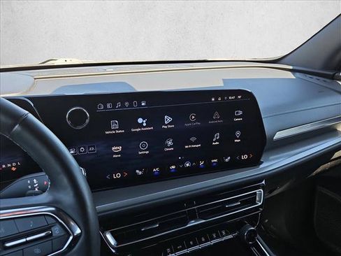 Used 2024 Chevrolet Traverse LT FWD image 14