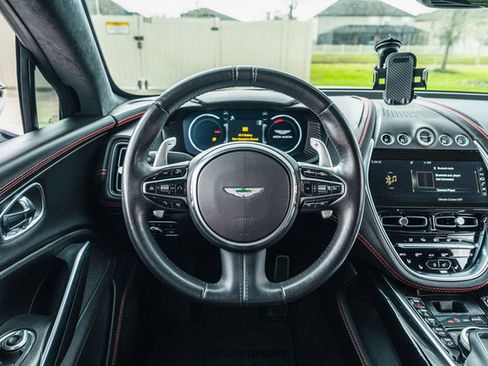 Used 2021 Aston Martin DBX image 29