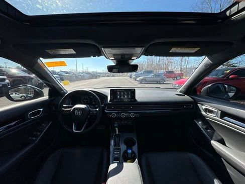 Used 2023 Honda Civic Sport Touring image 2